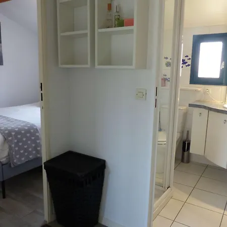 Mazet Climatisé Avec Terrasse Au Lavandou - Fr-1-308-78 Сasa de vacaciones *